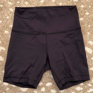 EUC Lululemon Wunder Train High Rise 6” Short